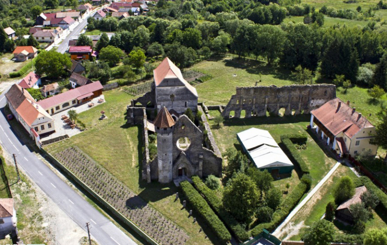 Abația Cisterciană Cârța din drona