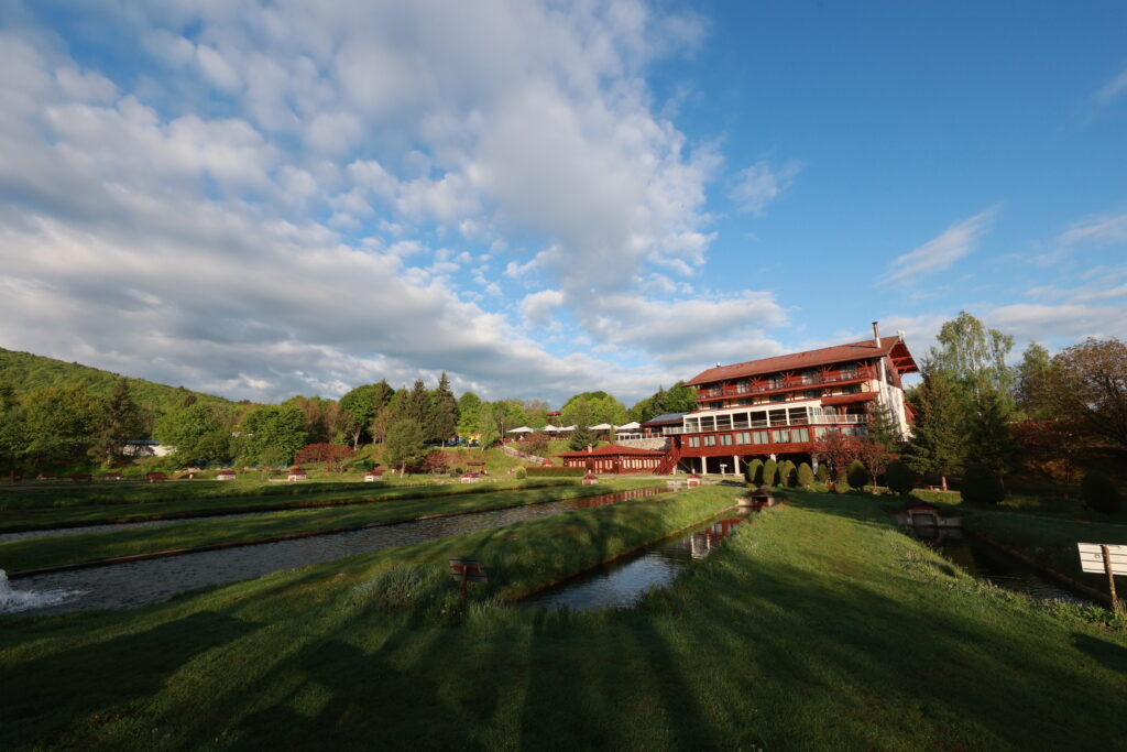 complex-turistic-albota