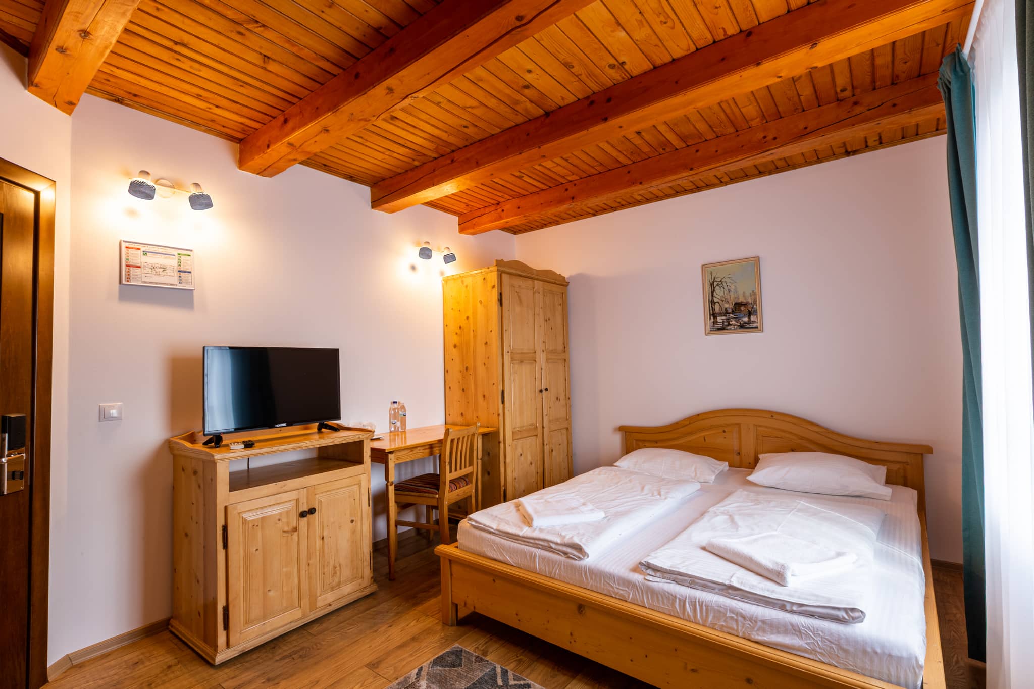 Doppelzimmer mit Blick zum Fenster